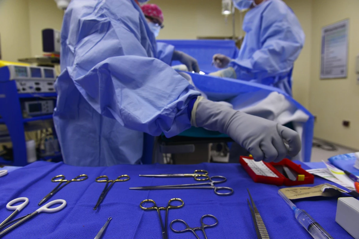 Петербургские хирурги вырезали новорожденному опухоль, которая была больше сердца - tvspb.ru