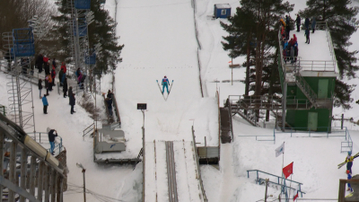 «Летающие лыжники» соревновались в Токсово на юбилейном турнире имени Белоусова