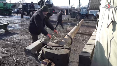 В МО РФ показали, как проводится ремонт военной техники в зоне проведения СВО