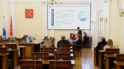 Индекс промышленности и поддержка отрасли: в Петербурге обсудили экономические показатели в условиях санкций