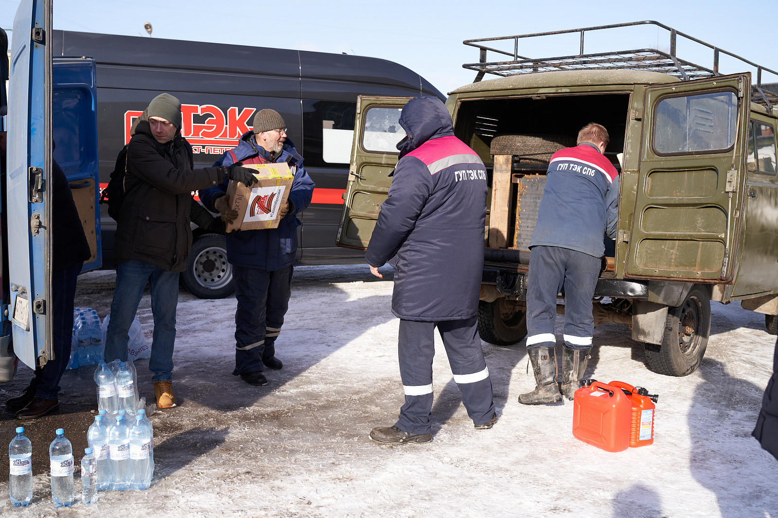 ТЭК отправил автомобиль УАЗ в зону СВО для петербургских мотострелков — 14  марта 2023