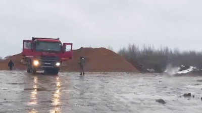 Незаконную добычу песка выявили в Ленобласти