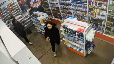 Полиция задержала молодую пару за грабежи в аптеках Парголово