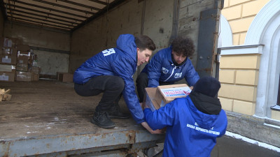 Петербуржцы отправили в Мариуполь еще 10 тонн гуманитарной помощи