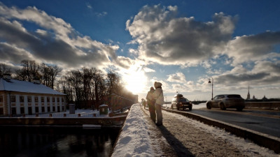 Снег, облака и гололедица: Петербург снова оказался во власти зимы
