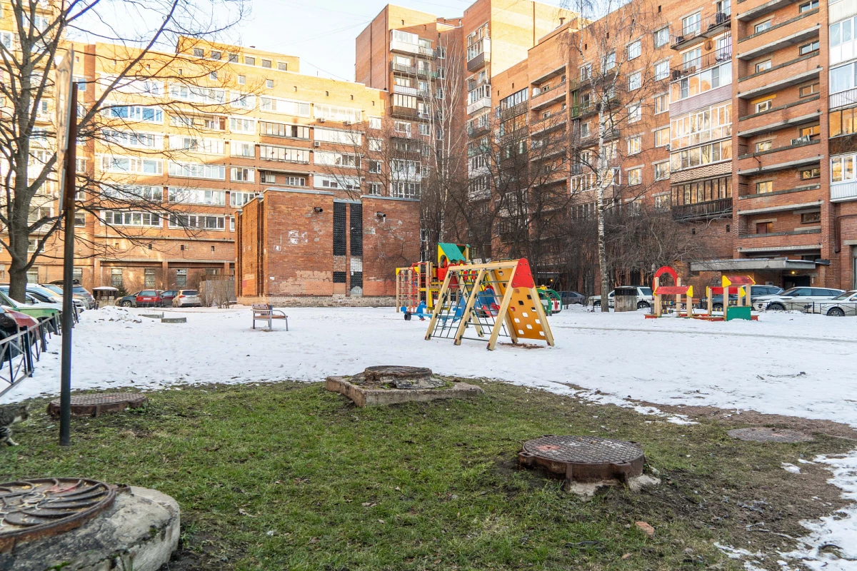 8 детских площадок Петербурга будут вынесены из опасной зоны благодаря работе ТЭКа - tvspb.ru