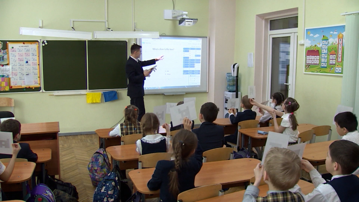 В петербургской школе впервые появился автотранспортный класс - tvspb.ru