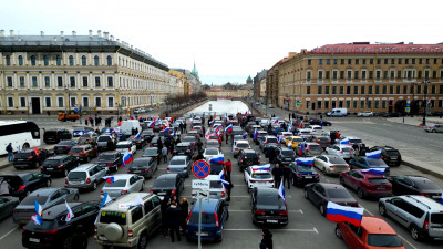 Годовщина воссоединения с Крымом: на площади Победы завершился масштабный автопробег