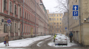 Легко ли припарковаться у поликлиники?