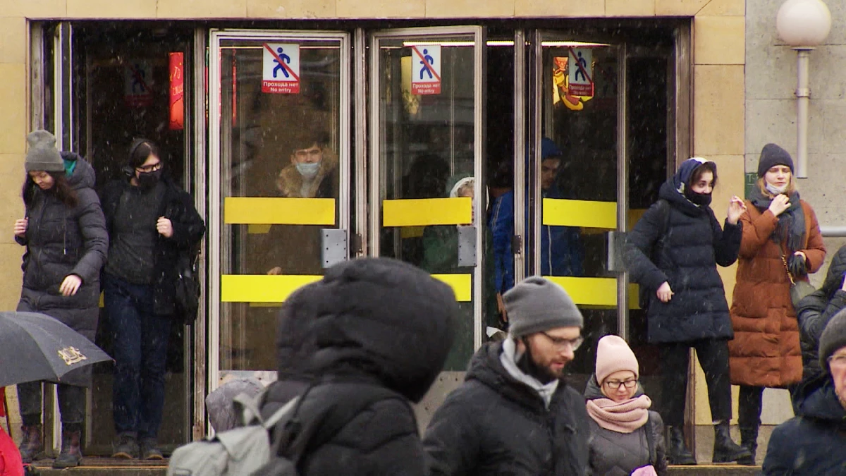 Петербуржцам напомнили, как долго будет закрыт вестибюль «Сенной площади» - tvspb.ru