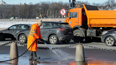 В этом году на улицы Петербурга высыпали в 2 раза меньше песка, чем в прошлом
