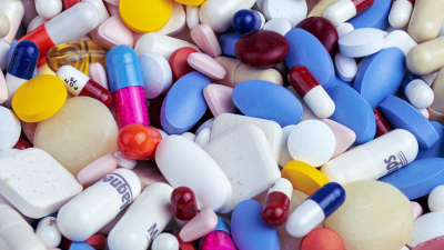 Приносят ли пользу витамины из аптеки: мнение врача
