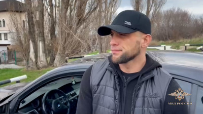 МВД показало мошенника, который имитировал голоса чиновников и выманивал деньги у подчиненных