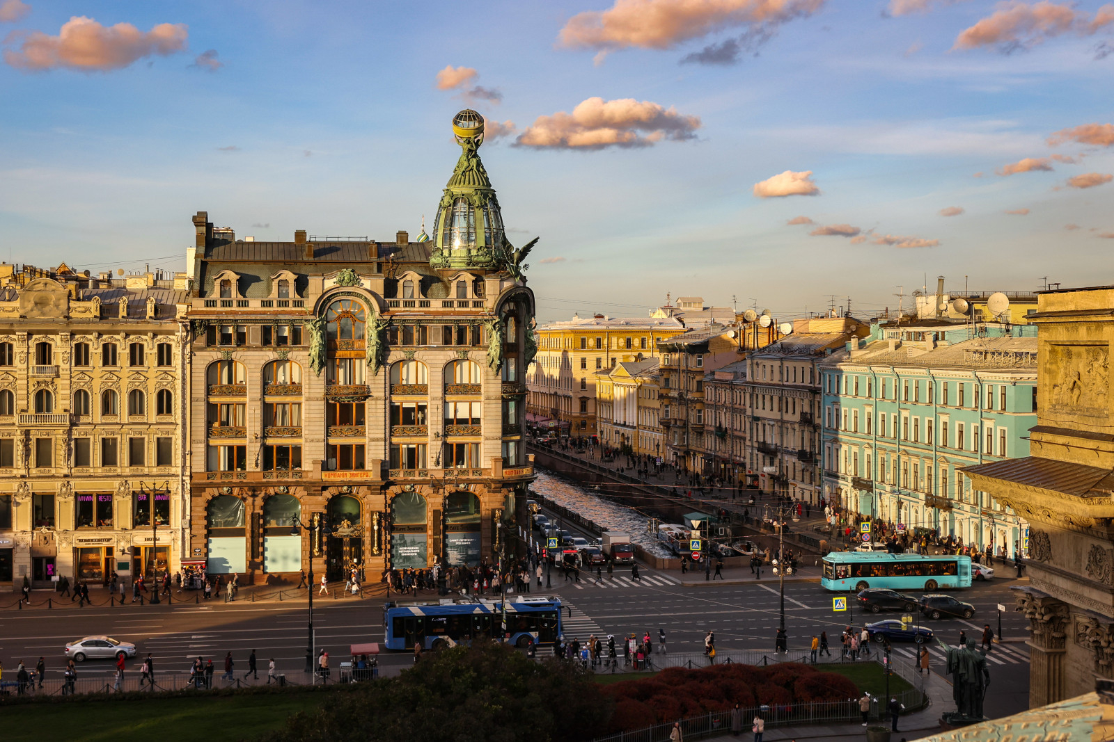 здание на невском санкт петербург