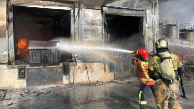 В комплексе под Екатеринбургом разгорелся пожар площадью 4 тысячи квадратных метров