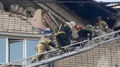 Два этажа жилого дома в Чите обрушились после взрыва газа