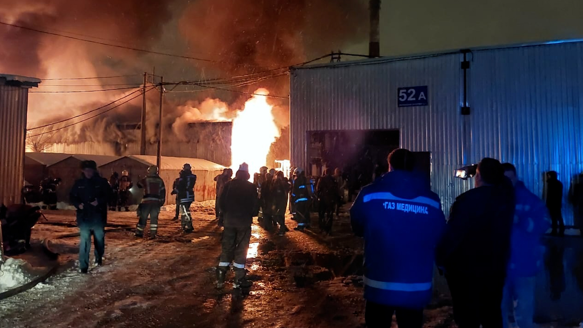 Пожар спб сейчас приморский. Пожар. Пожар в городе. Пожар фото. Пожар в Красногвардейском районе.