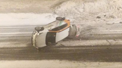 В Петербурге ищут лихача, который попал в ДТП на каршеринговом автомобиле и скрылся