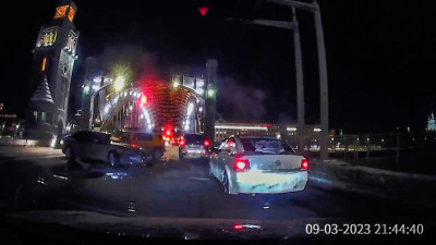 На Большеохтинском мосту пять машин попали в аварию