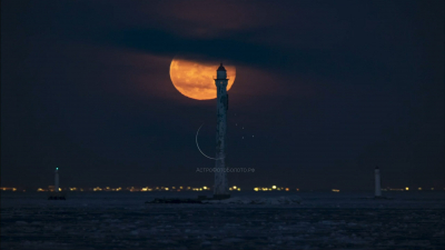 Петербуржцам показали восход апельсиновой луны