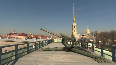 Выстрел из пушки Петропавловский крепости посвятили Дню космонавтики
