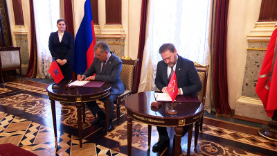 Главы Заксобраний Петербурга и Алтайского края заключили новый договор о сотрудничестве