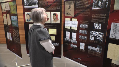 В Невской ратуше открыли выставку «Женщины в Аушвице»