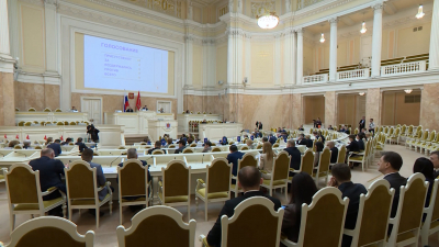 Депутаты ЗакСа обсудили поддержку предприятиям Петербурга в продвижении их товаров на зарубежных рынках