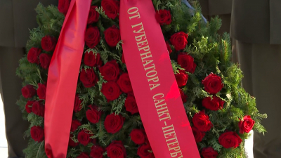 Александр Беглов возложил цветы к Монументу Победы в Минске