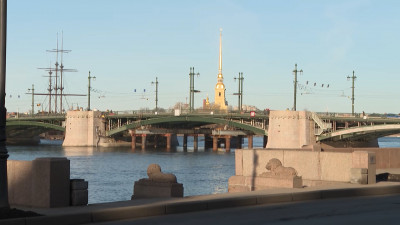 Движение по Биржевому мосту закроют для автомобилистов и пешеходов до 8 мая