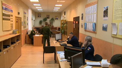 Для желающих заключить контракт петербуржцев открыли информационные пункты во всех районах города