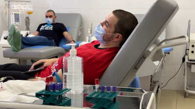 В День донора сотрудники МЧС Петербурга сдали кровь в Центре экстренной и радиационной медицины