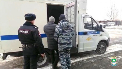 Двое петербуржев руководили крупным наркосиндикатом в Курганской области