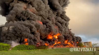 В Севастополе вспыхнул резервуар с топливом: сильный пожар охватил 1 тыс. «квадратов»