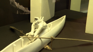 Философская скульптура из фарфора