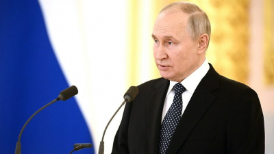 Путин поручил позаботиться об осиротевшей после теракта на Крымском мосту девочке