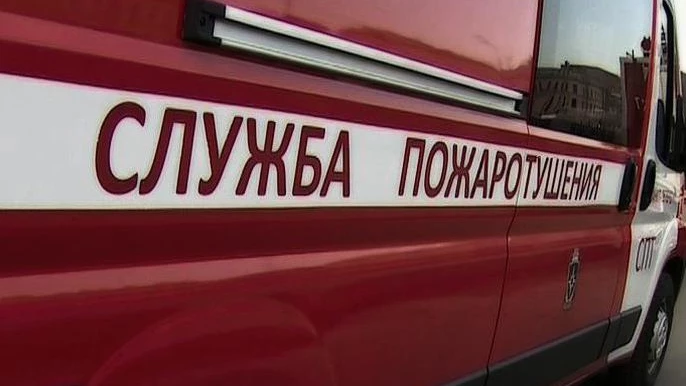 Пожар в ангаре на шоссе Революции потушили - tvspb.ru
