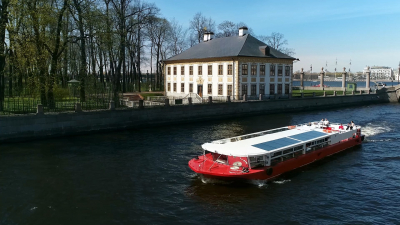 На майские праздники по рекам и каналам Петербурга ограничат движение