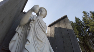 Самсон просыпается: как фонтаны и парковые скульптуры Петергофа готовят к новому туристическому сезону