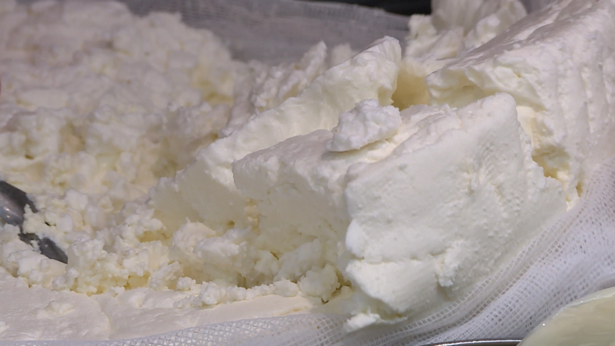 Россельхознадзор нашел альбендазола сульфон в твороге «Савушкин продукт» - tvspb.ru