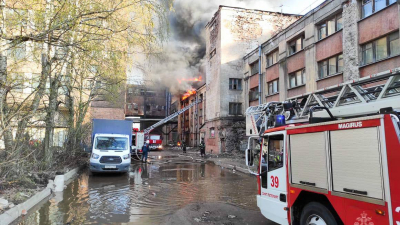 Пожар на бывшем мясокомбинате «Самсон» локализовали