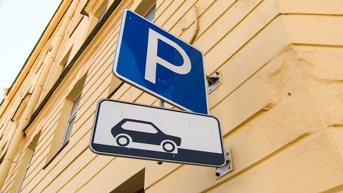 Благодаря платной парковке в Петроградском районе общественный транспорт стал ездить быстрее - tvspb.ru