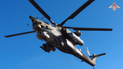 Опубликованы кадры работы экипажей ударных вертолетов Ми-28Н России