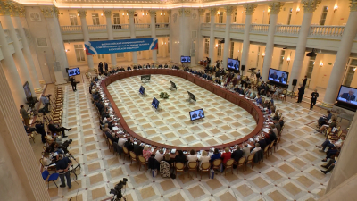 Повышение правовой грамотности населения обсудили в Петербурге
