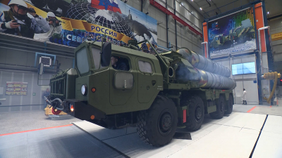 Зенитный ракетный комплекс С-400 «Триумф» испытали на Обуховском заводе в Петербурге
