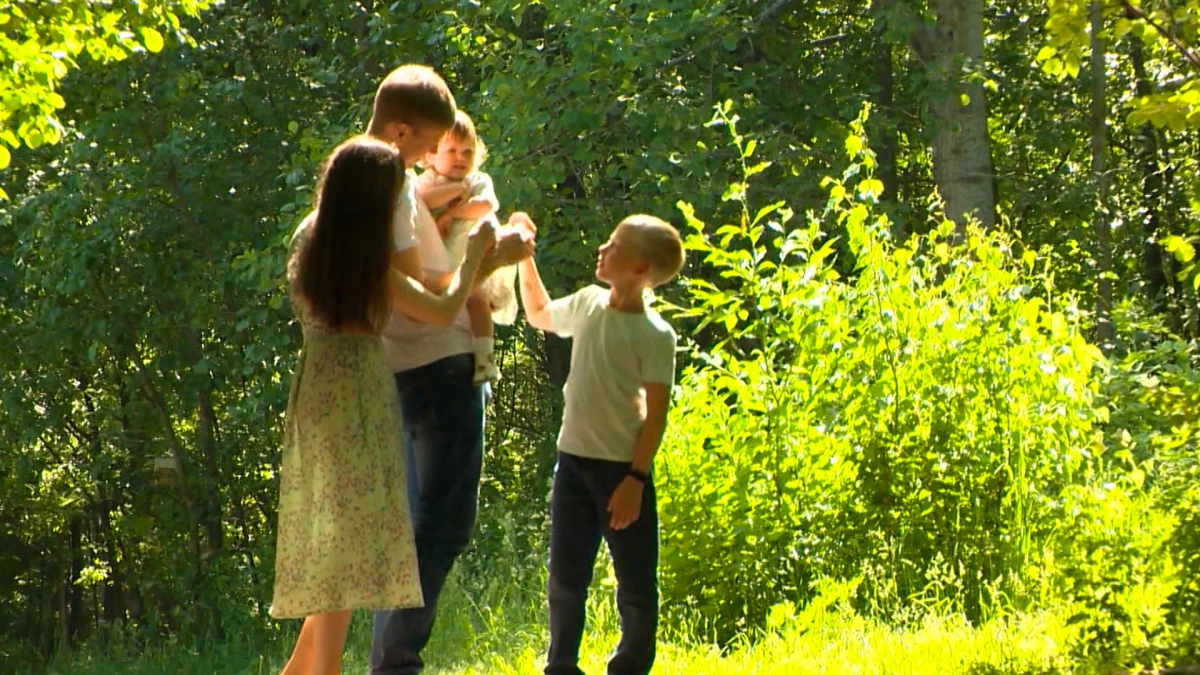 В России предложили бесплатно давать землю семьям после 10 лет брака - tvspb.ru