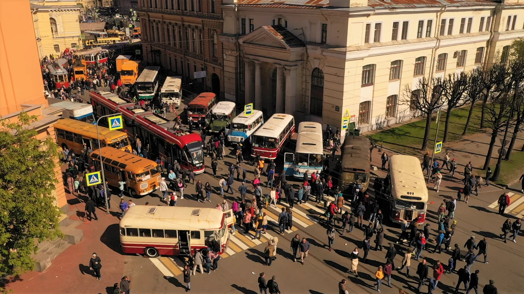 Транспортный фестиваль SPbTransportFest 2023: что интересного и где  смотреть | Телеканал Санкт-Петербург