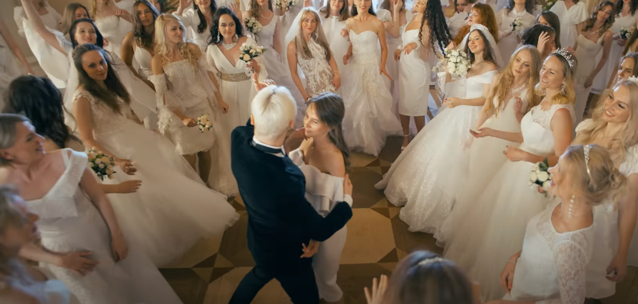 Клип Девушка Поет В Свадебном Платье фото 21