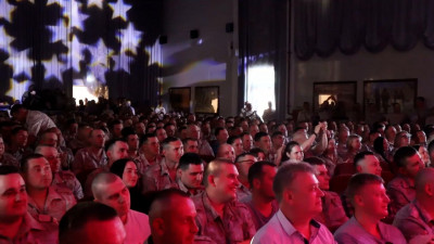 Для российских бойцов в Сирии провели праздничный концерт ко Дню Победы