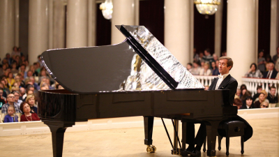 В Петербургской филармонии выступит знаменитый пианист Николай Луганский